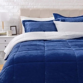 Amazon Basics 3 Piece Bedding Set, Micromink Sherpa, Ultra-Soft, Warm All Season Comforter, King, Navy Blue, Solid