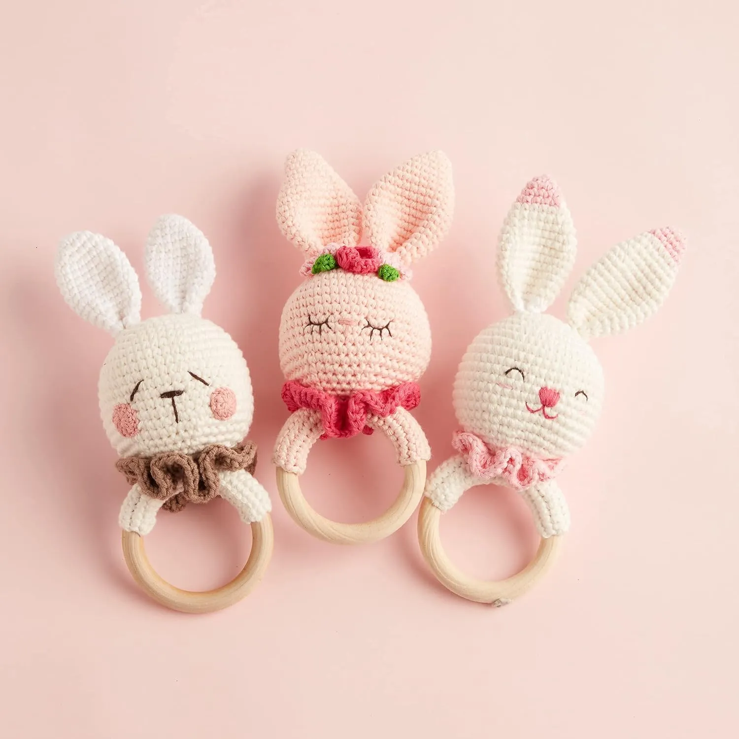 Chippi & Co Wooden Crochet Baby Rattle, Crochet Baby Toys Stuffed Animals Easter Gifts for Kids, Wooden Newborn Toys, Easter Basket Stuffers, Basket Filler, Bunny Decor (Ruffles The Sleepyhead Bunny)