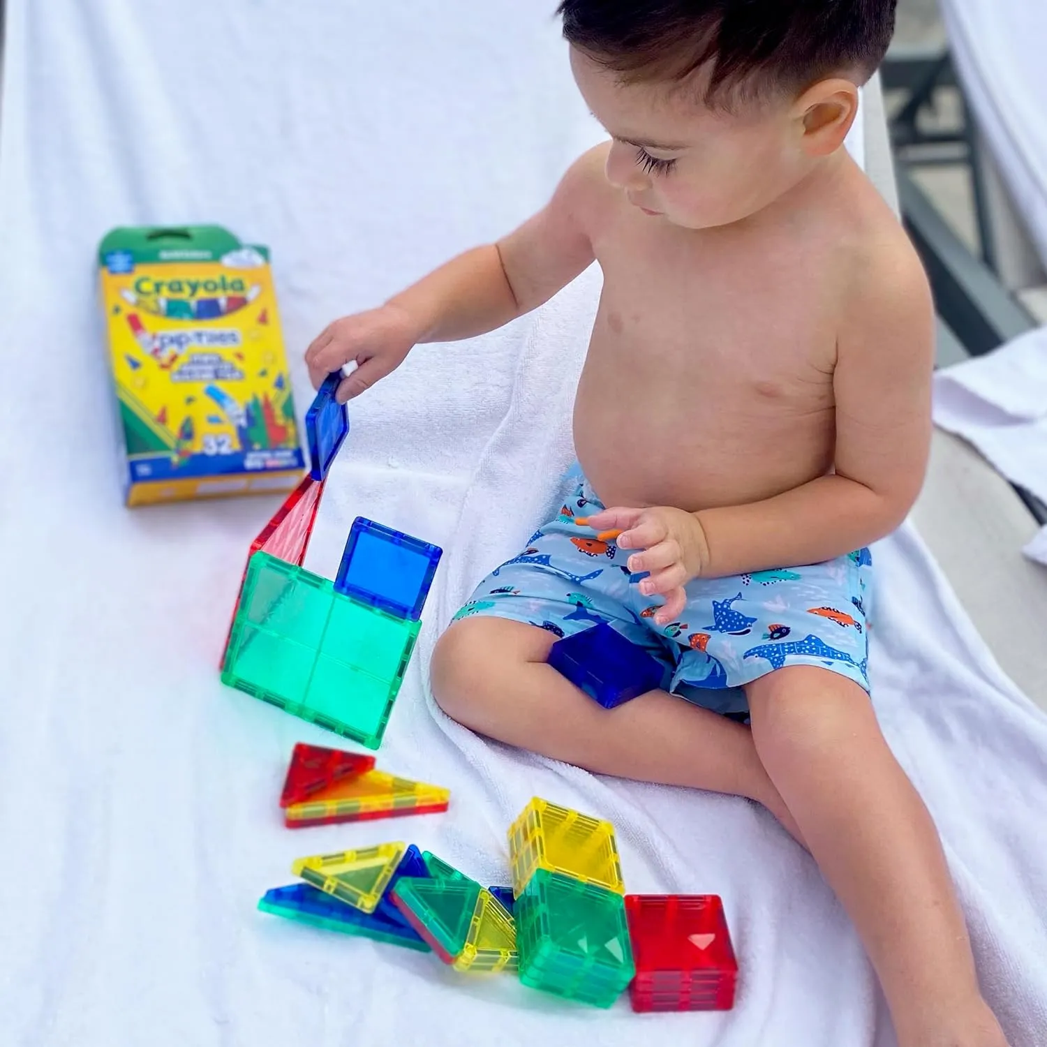 CreateOn Crayola Mini Magnetic PIP-Tiles, Bold Colors - Building Set for Kids, Magnetic Building Toys for Kids, STEM Travel Toys for Boys and Girls Ages 3 , 24-Piece Set (Bold)