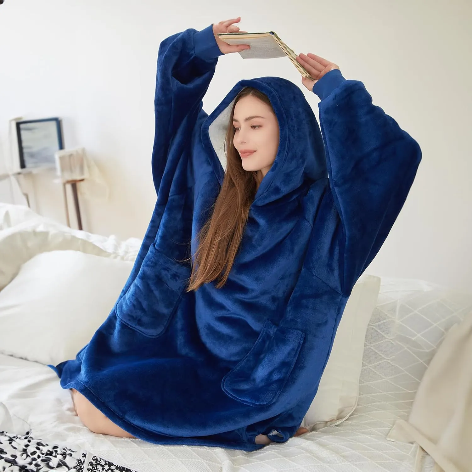 DaysU Wearable Blanket Hoodie Adult, Oversized Sherpa Sweatshirt for Women and Men, Two Pockets Hoodie Blanket