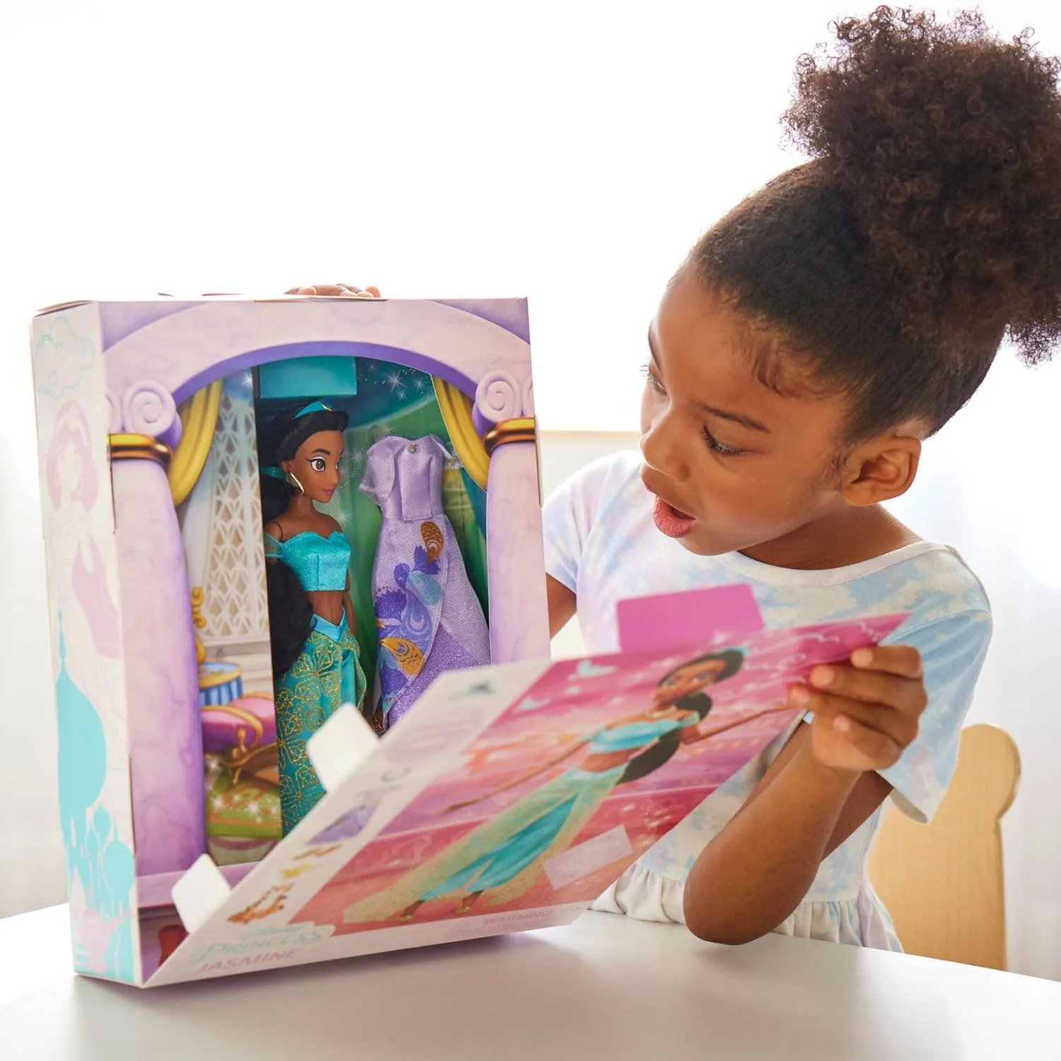 Disney Store Official Princess Story Doll (Jasmine from Aladdin) 11 Inches, Includes Coloring Book and Additional Dress, Princess Doll in Classic Outfit, Princess Toys for Girls