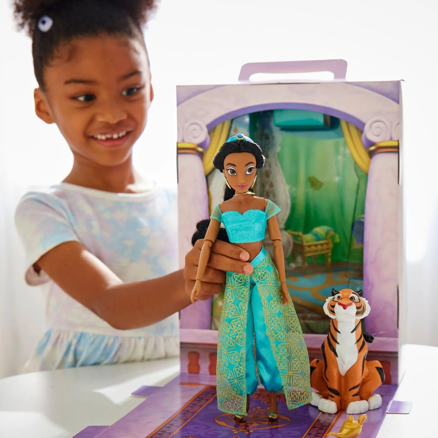 Disney Store Official Princess Story Doll (Jasmine from Aladdin) 11 Inches, Includes Coloring Book and Additional Dress, Princess Doll in Classic Outfit, Princess Toys for Girls