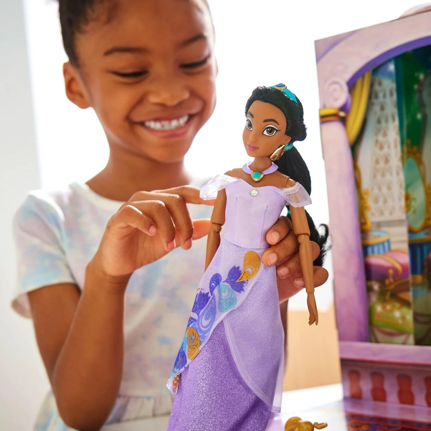 Disney Store Official Princess Story Doll (Jasmine from Aladdin) 11 Inches, Includes Coloring Book and Additional Dress, Princess Doll in Classic Outfit, Princess Toys for Girls