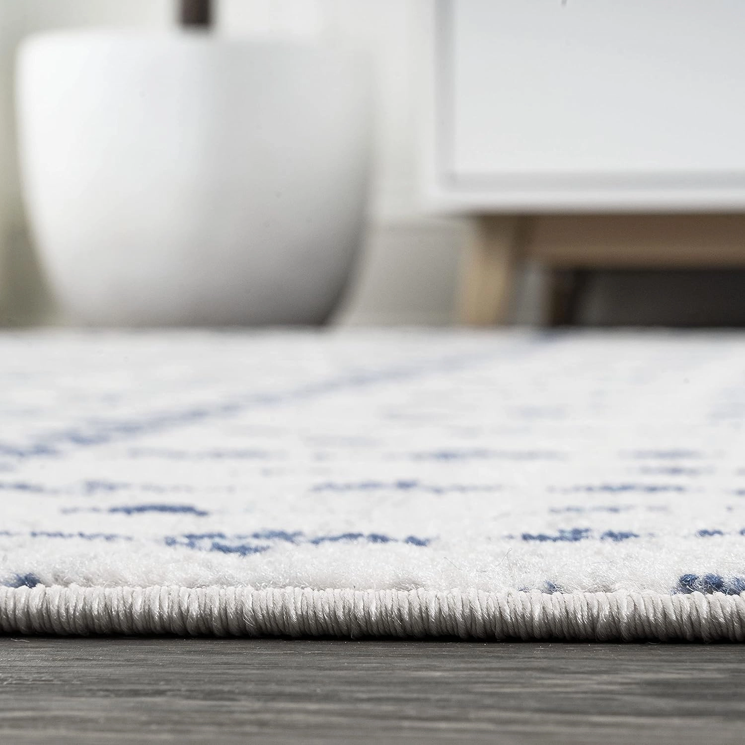 JONATHAN Y MOH101F-28 Moroccan Hype Boho Vintage Diamond Indoor Runner Rug Bohemian Easy-Cleaning Bedroom Kitchen Living Room Non Shedding, 2 X 8, Cream/Navy