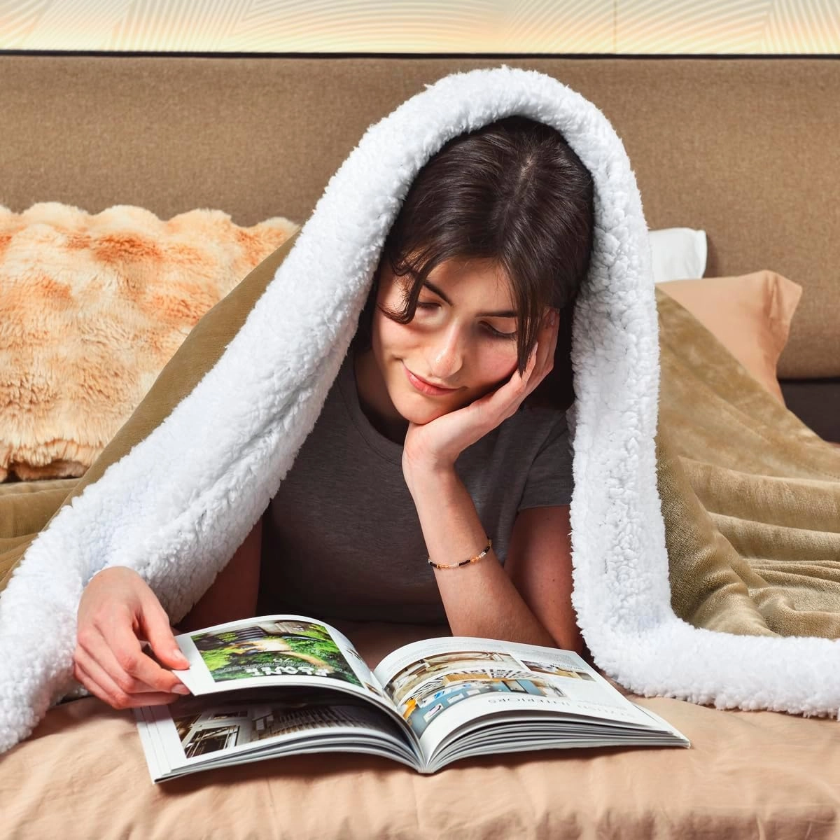 KAWAHOME Sherpa Fleece Queen Size Blanket for Bed - Extra Warm and Heavy Thick Blankets for Winter, Super Soft 500GSM Plush Blanket, 90"X 90" Camel