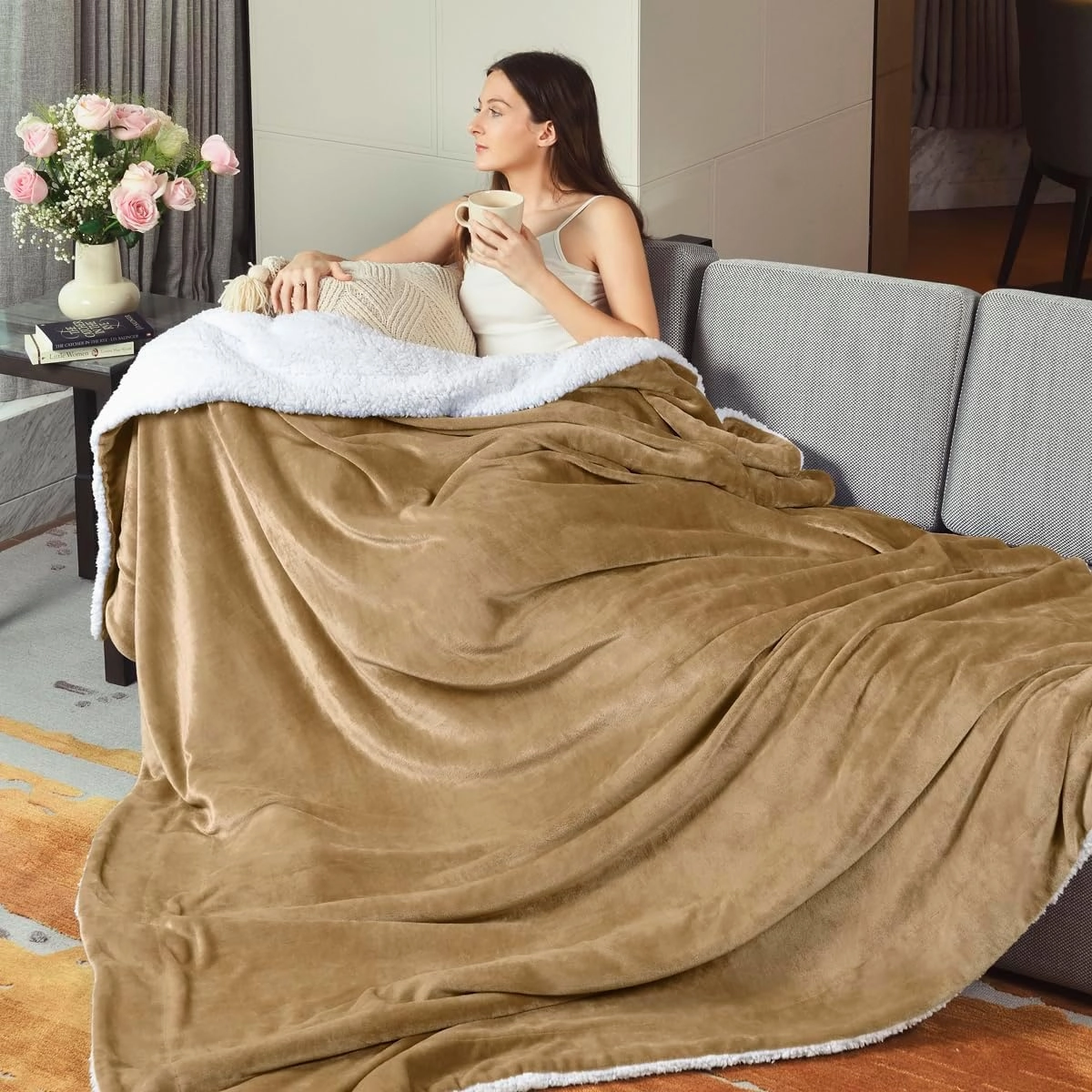 KAWAHOME Sherpa Fleece Queen Size Blanket for Bed - Extra Warm and Heavy Thick Blankets for Winter, Super Soft 500GSM Plush Blanket, 90"X 90" Camel