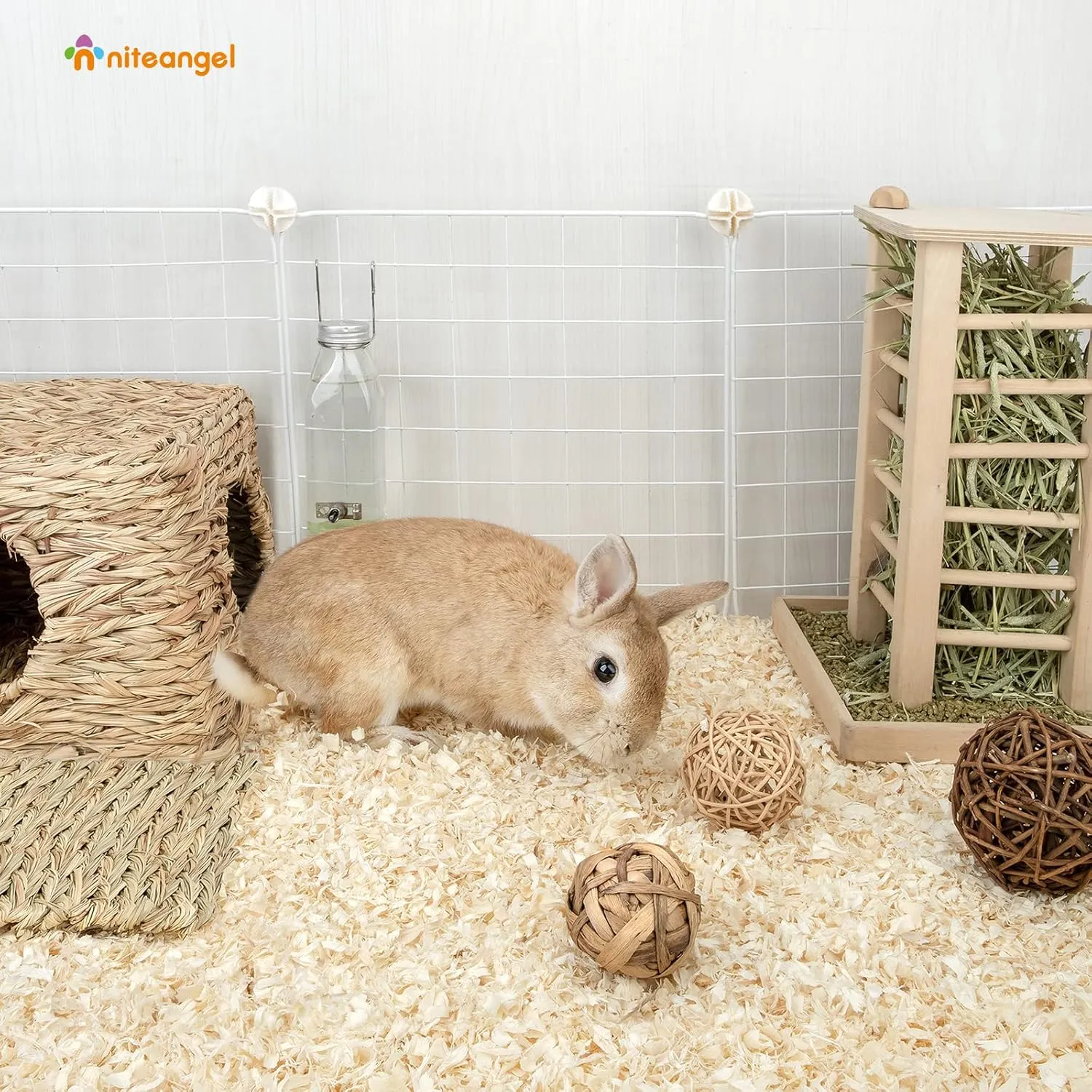 Niteangel Aspen Shaving Hamster Beddings for Syrian Dwarf Hamster Gerbil Mice Degu Rat Rabbit Bunny Guinea Pig Chinchilla Hedgehog or Other Small Pets (30L - 4mm)