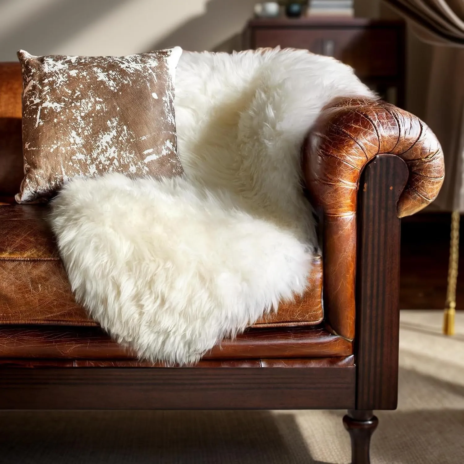 Premium Genuine Sheepskin Rug, Genuine Sheepskin Natural Fluffy Fuzzy Lambskin Fur Area Rug for Kids Bedroom Sofa Chair Seat Cover Pets Dogs Mat Single Pelt/2'x 3' White/Ivory