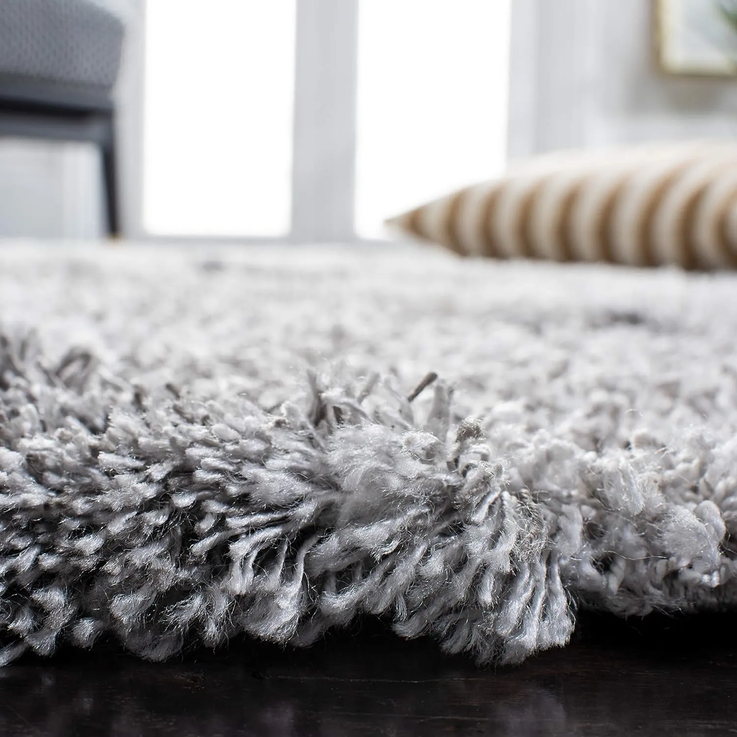 SAFAVIEH Horizon Shag Collection Accent Rug - 2' x 3', Grey & Ivory, Non-Shedding & Easy Care, 2-inch Thick Ideal for High Traffic Areas in Entryway, Living Room, Bedroom (HZN890F)