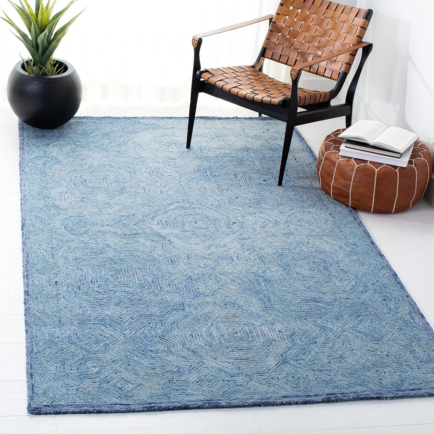 SAFAVIEH Ikat Collection Area Rug - 9' x 12', Blue, Handmade Wool, Ideal for High Traffic Areas in Living Room, Bedroom (IKT506M)