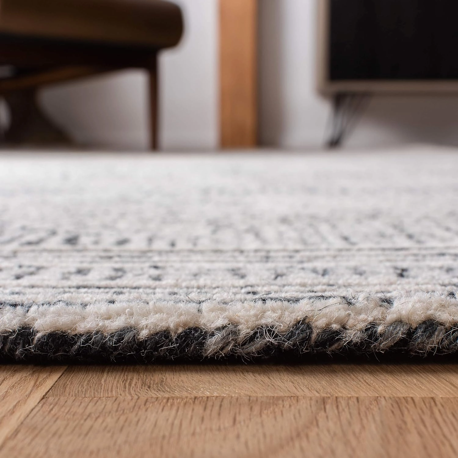 SAFAVIEH Abstract Collection 6' Square Ivory / Chocolate ABT340H Handmade Premium Wool Area Rug