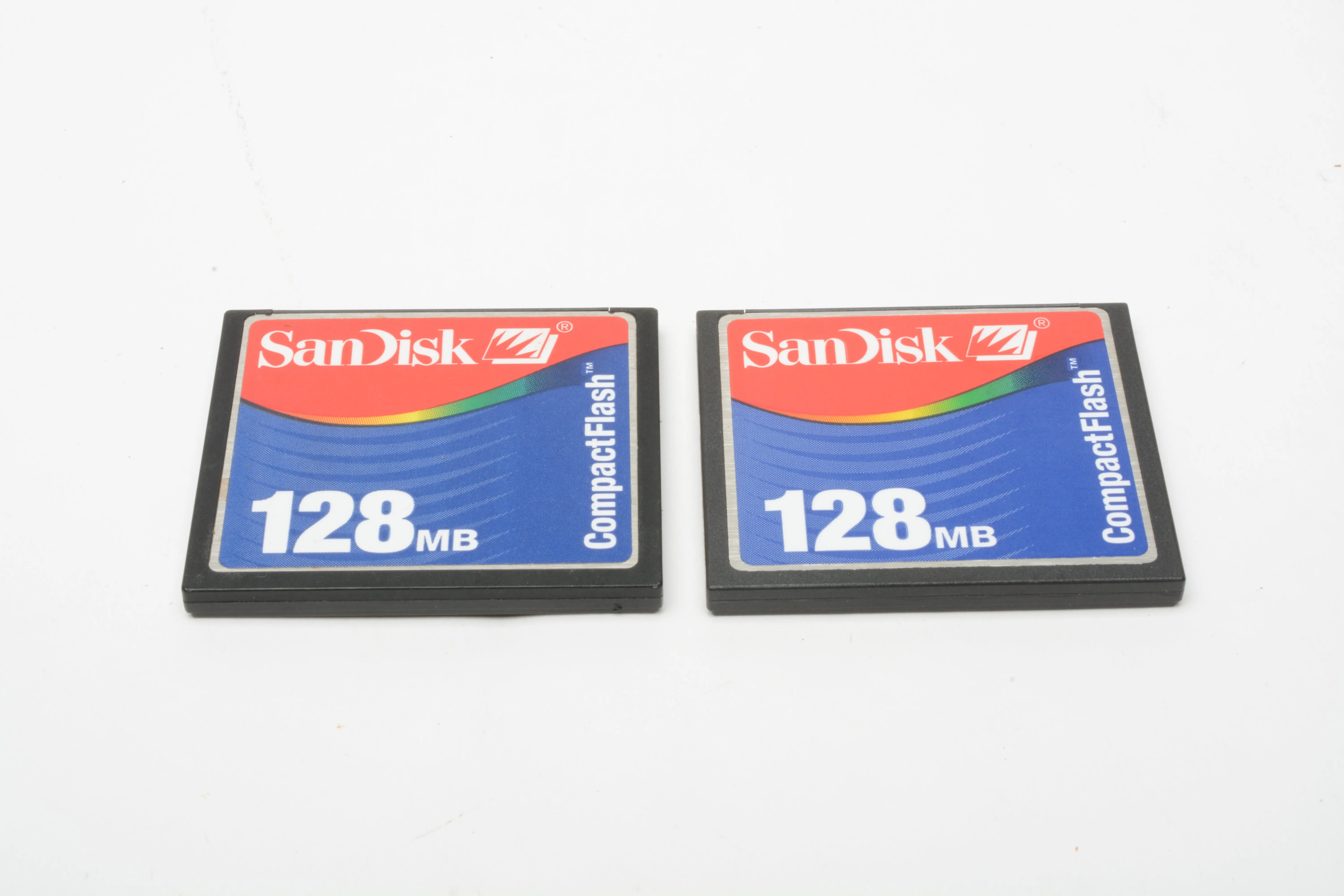 Sandisk set of 2X 128MB Compact Flash cards in pouch, formatted, clean