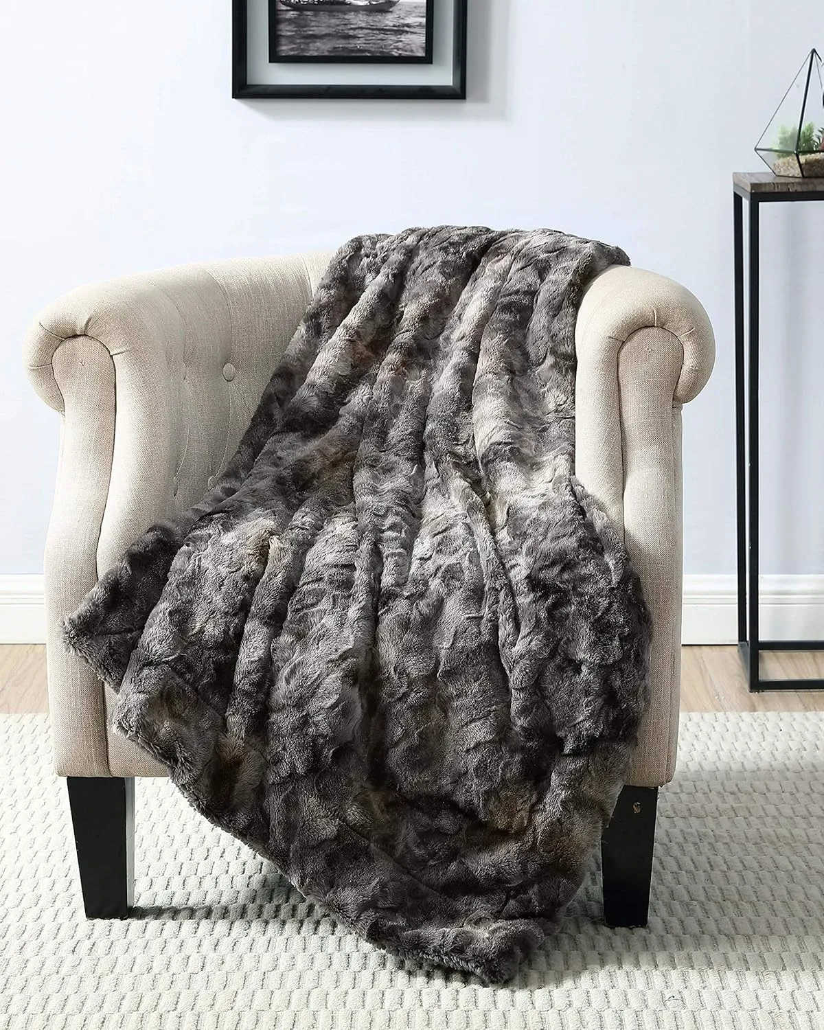 Soft Fuzzy Faux Fur Throw Blanket - Fluffy Warm Cozy Lightweight Reversible Gray Wolf Fur Plush Sherpa Blanket, 50" x 65"