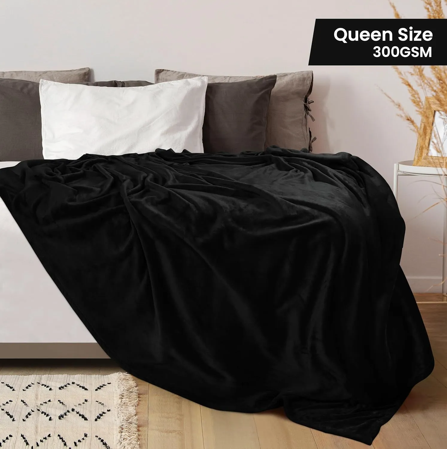 Utopia Bedding Fleece Blanket Queen Size Black 300GSM Luxury Anti-Static Fuzzy Soft Microfiber Bed Blanket (90x90 Inch)
