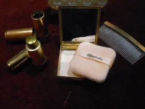 Vintage Ladies Majestic Compact Set