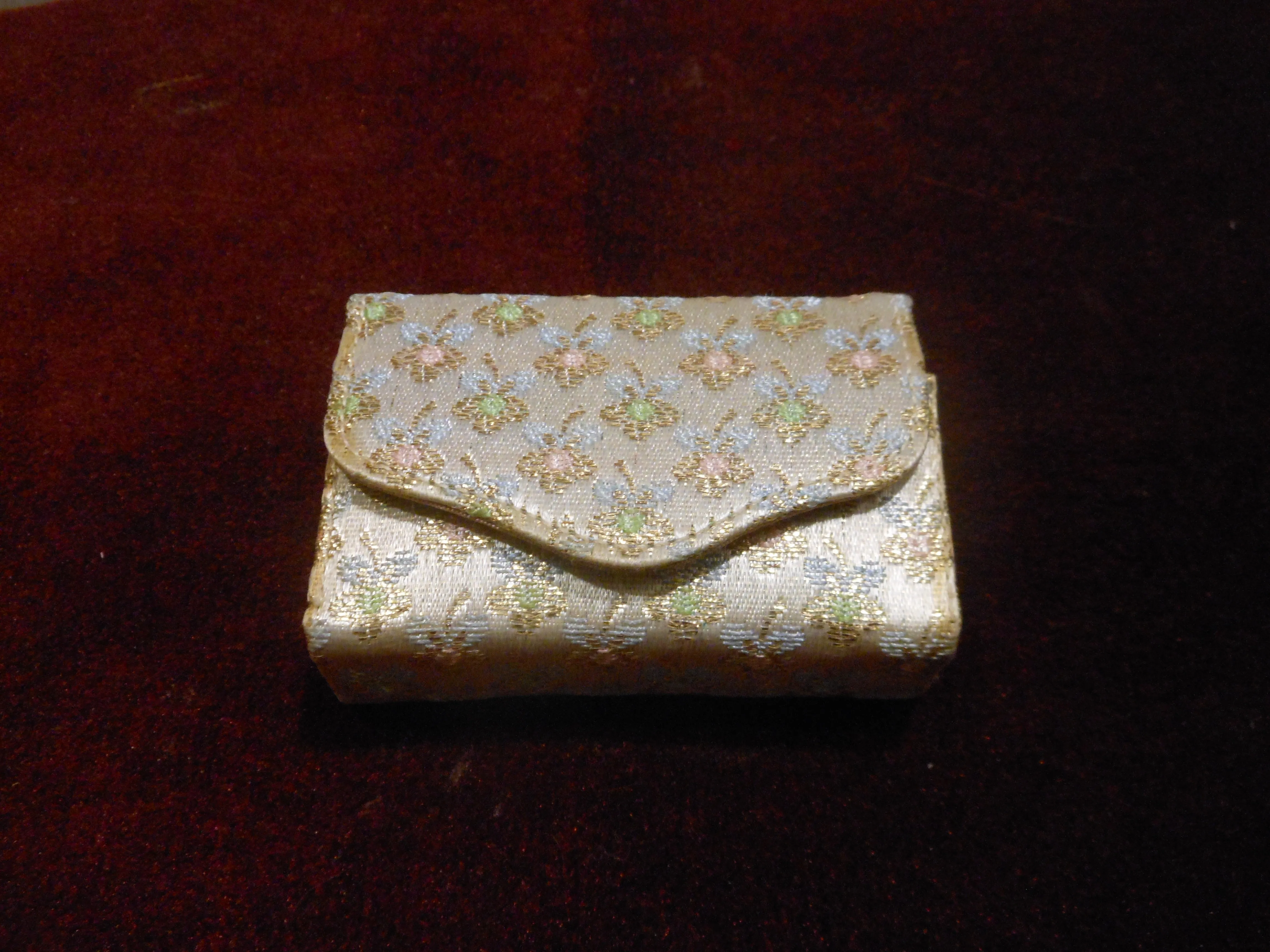Vintage Ladies Majestic Compact Set