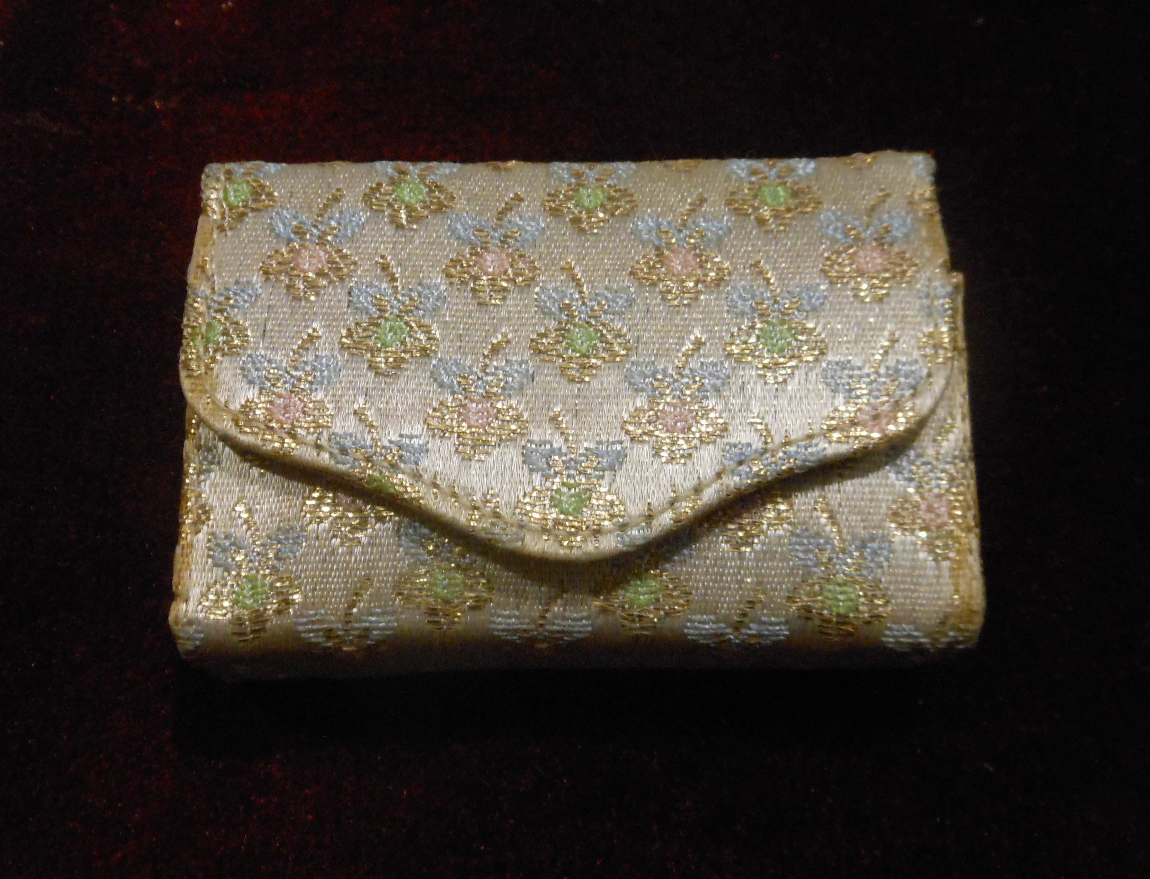 Vintage Ladies Majestic Compact Set