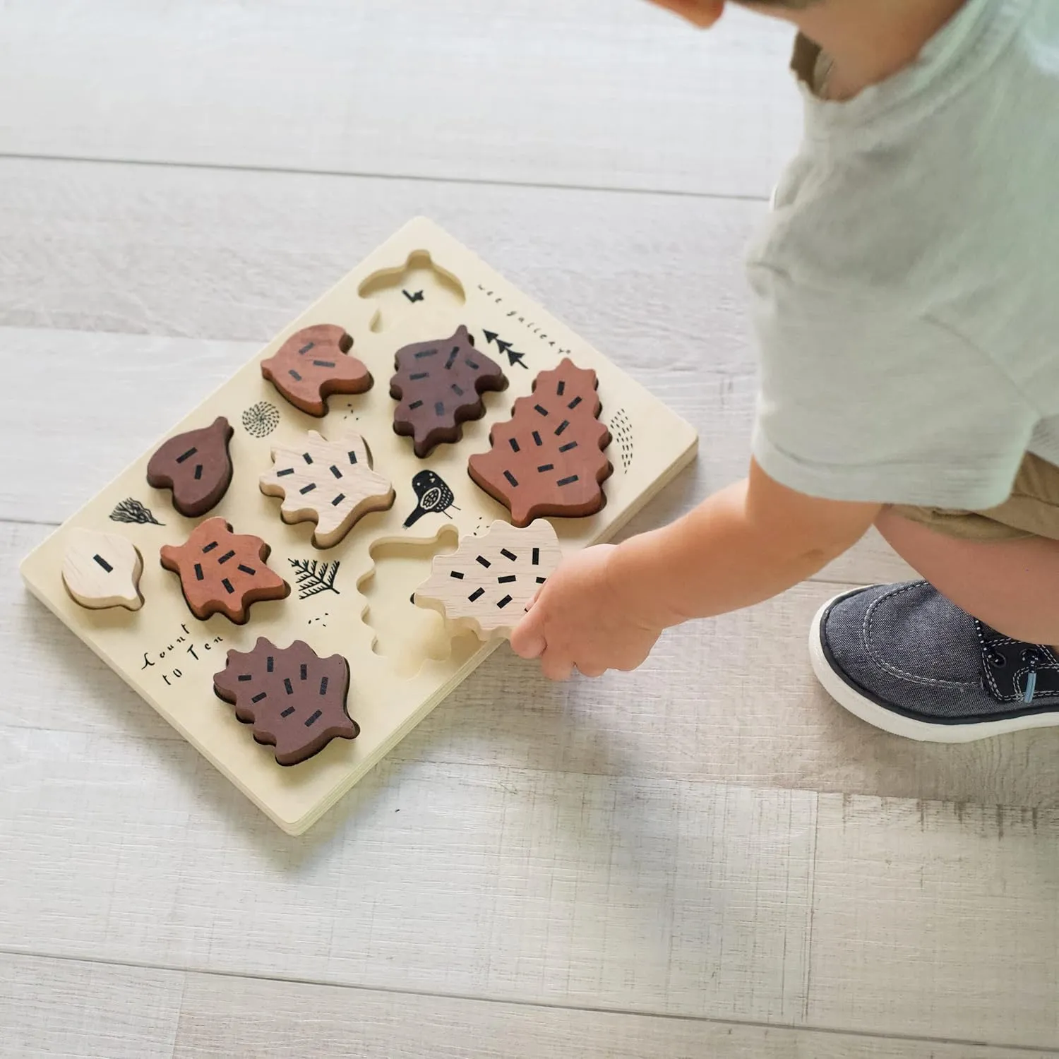Wee Gallery Wooden Tray Puzzle Count to Ten Leaves, Montessori Toy for Toddlers and Preschoolers for Early Learning and Fine Motor Skill Development, Sustainable Educational Puzzle for Kids