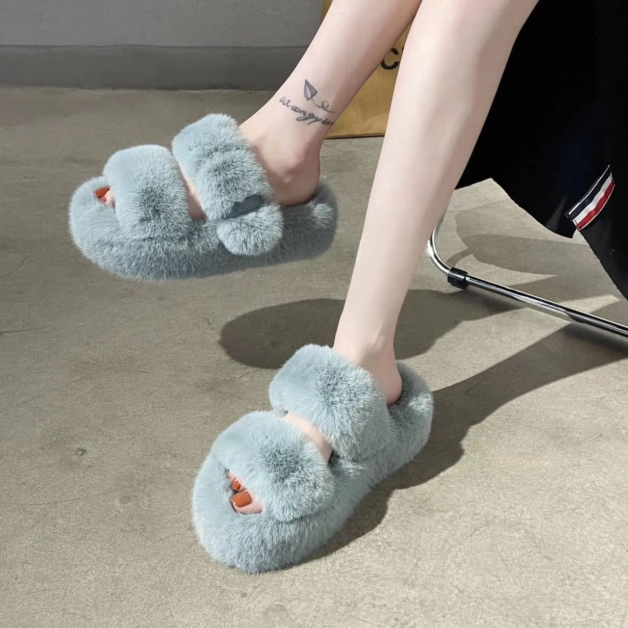 Women's Fuzzy Slippers Open Toe Fur Slides Fluffy Plush Slippers Furry Slip On Slippers House Shoes